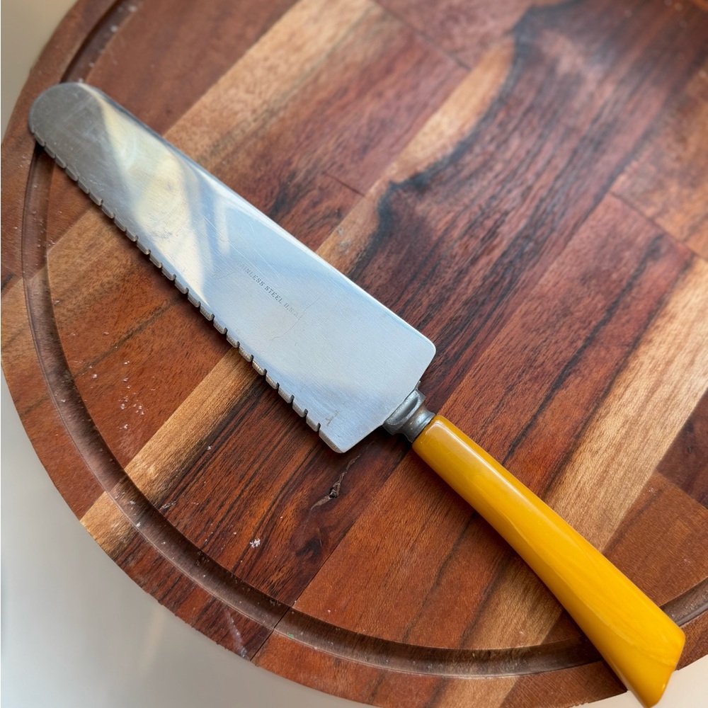 Vintage Bakelite Stainless Steel Cake Pie Knife Spatula Butterscotch Handle